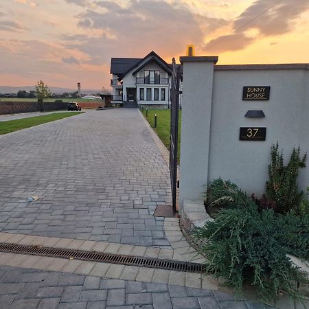 Sunny House Suceava Exterior foto