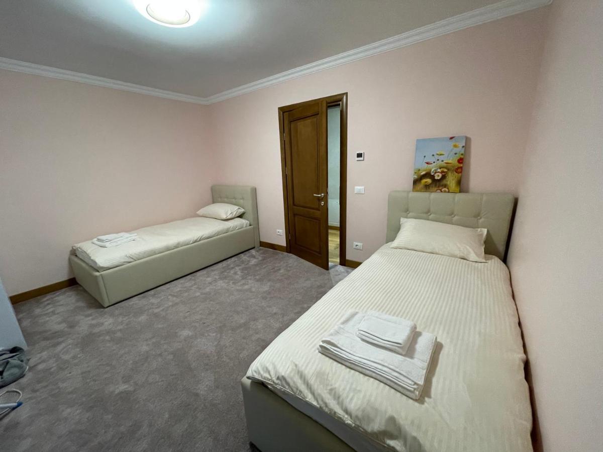 Sunny House Suceava Exterior foto