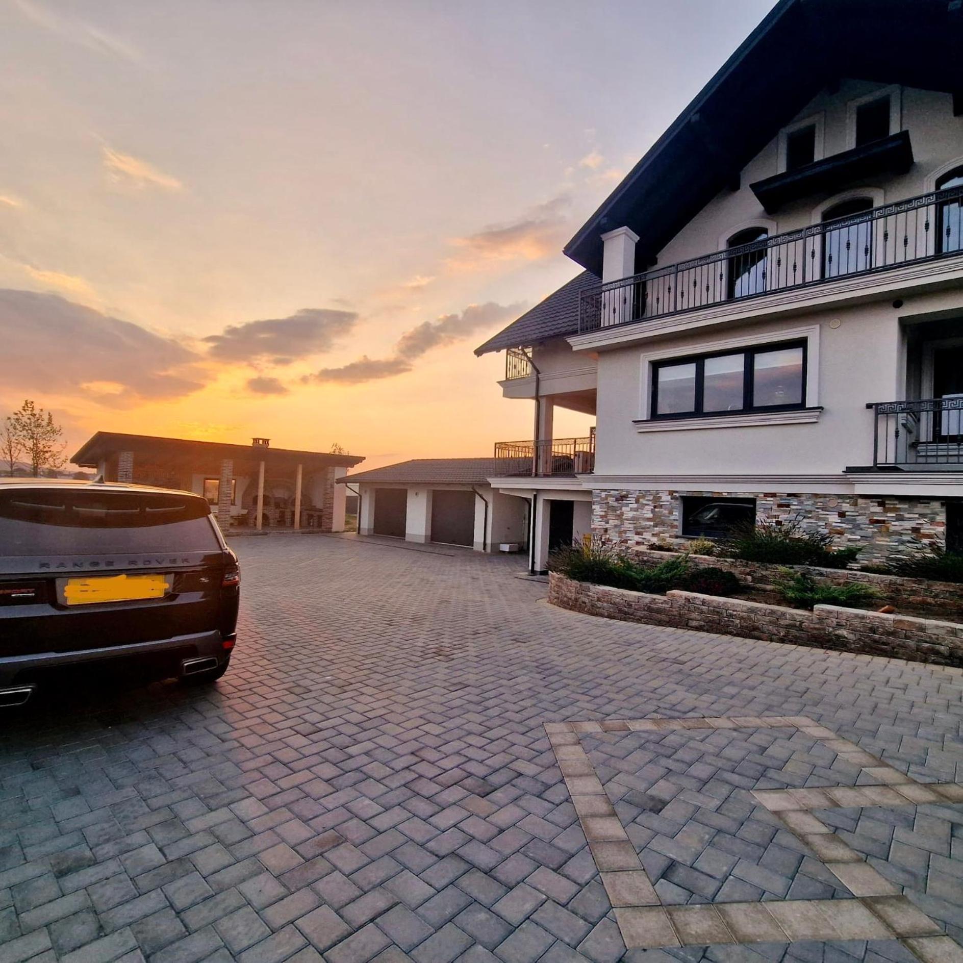 Sunny House Suceava Exterior foto